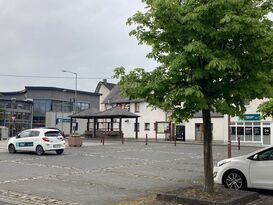 Der zentrale Busbahnhof in der Ortsmitte Horhausen; Foto: Christoph Orthen
